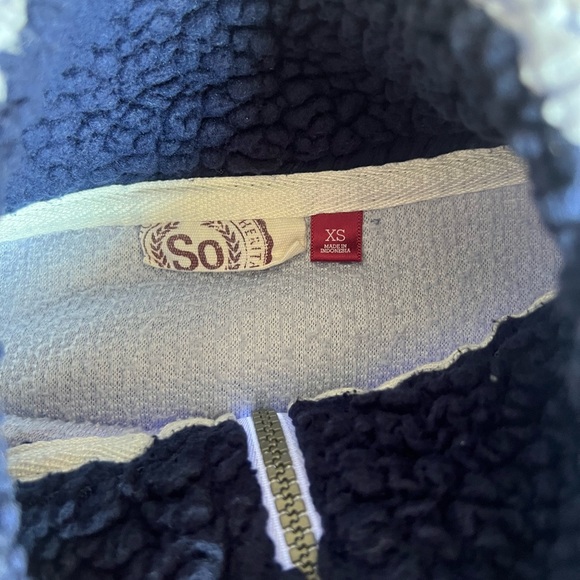 2 sherpas 3/4 zip shirts w stretch. SO brand size XS. Light purple & burgundy. - Picture 2 of 2